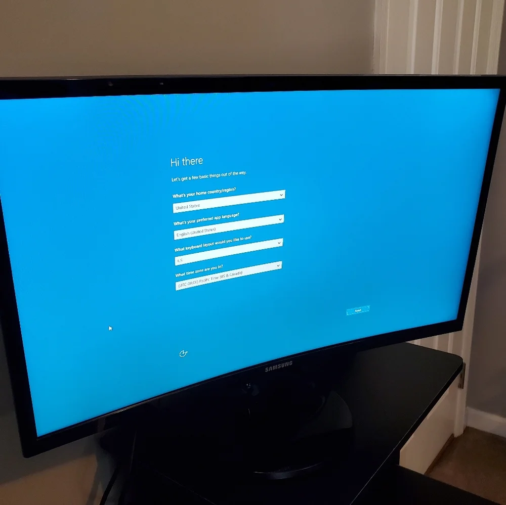 HP Desktop computer with monitor and speakers